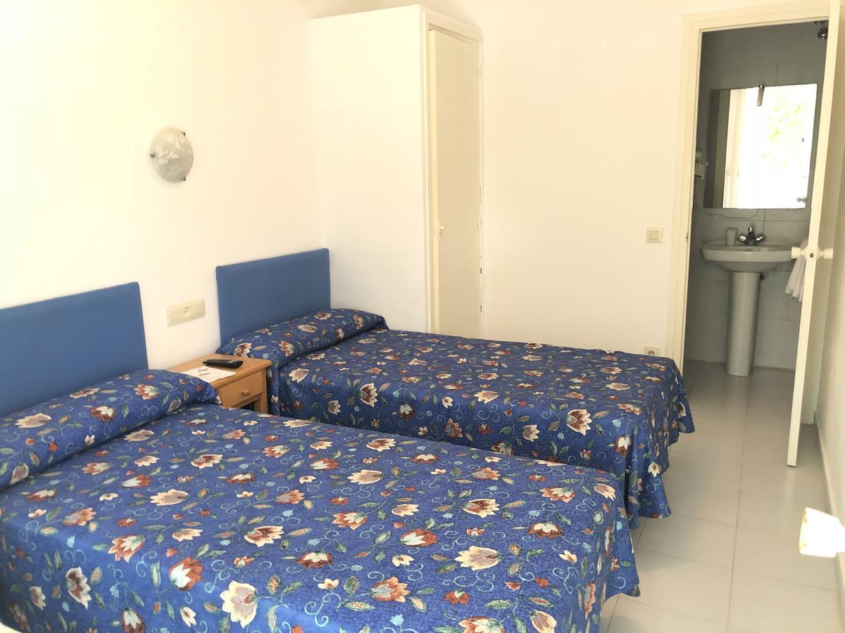 Hostal Univers Calella Kültér fotó