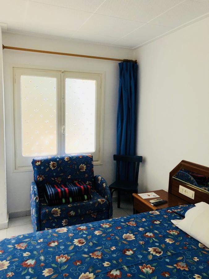 Hostal Univers Calella Kültér fotó