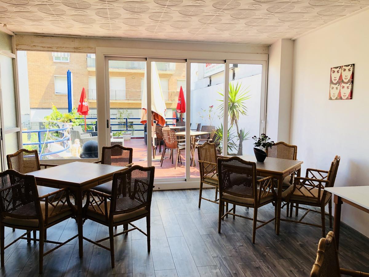 Hostal Univers Calella Kültér fotó