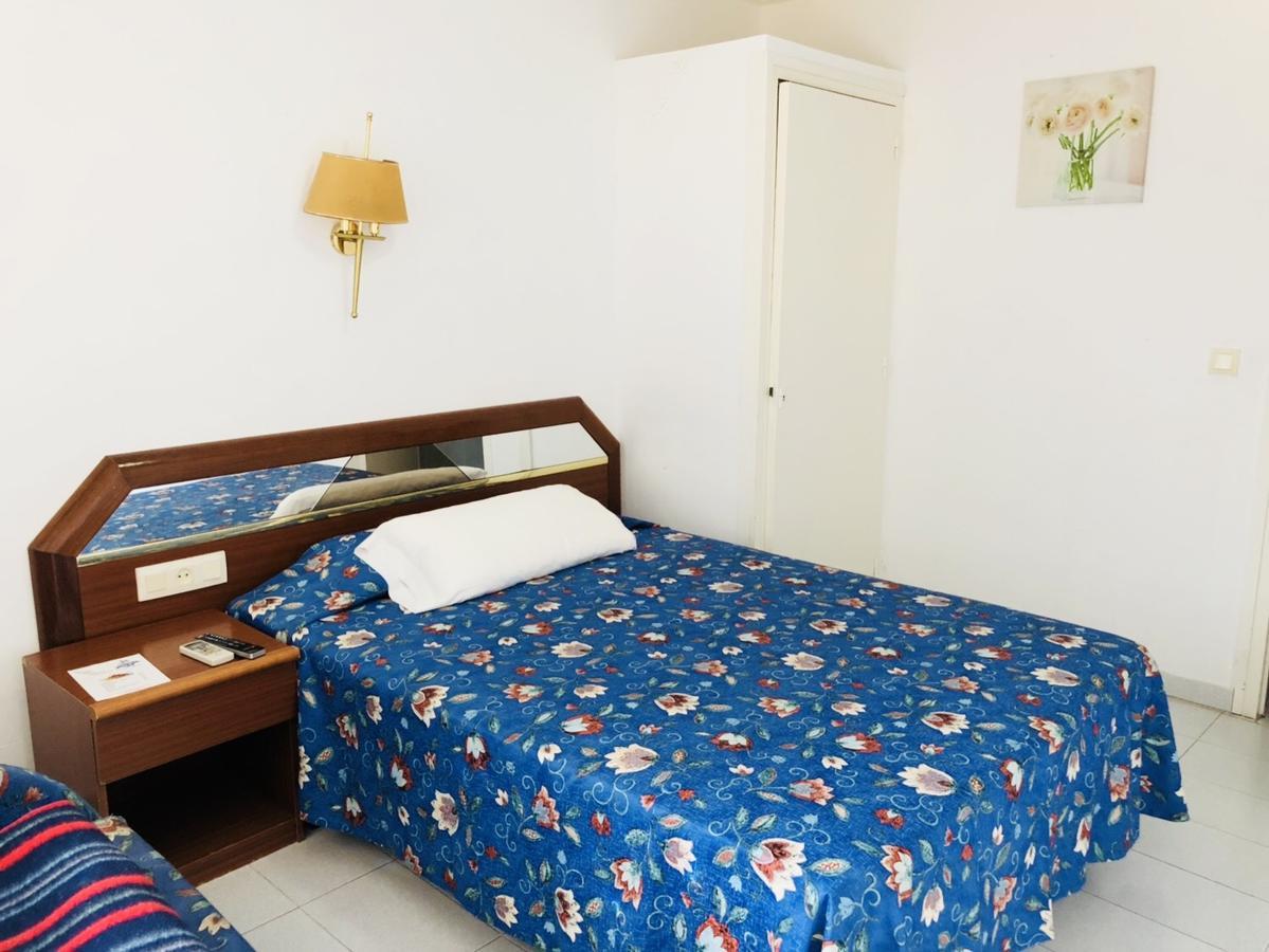 Hostal Univers Calella Kültér fotó