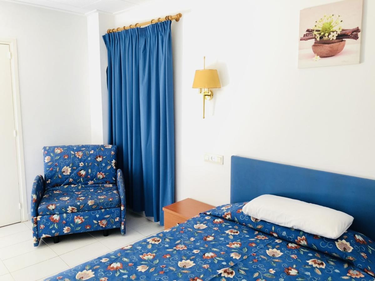 Hostal Univers Calella Kültér fotó