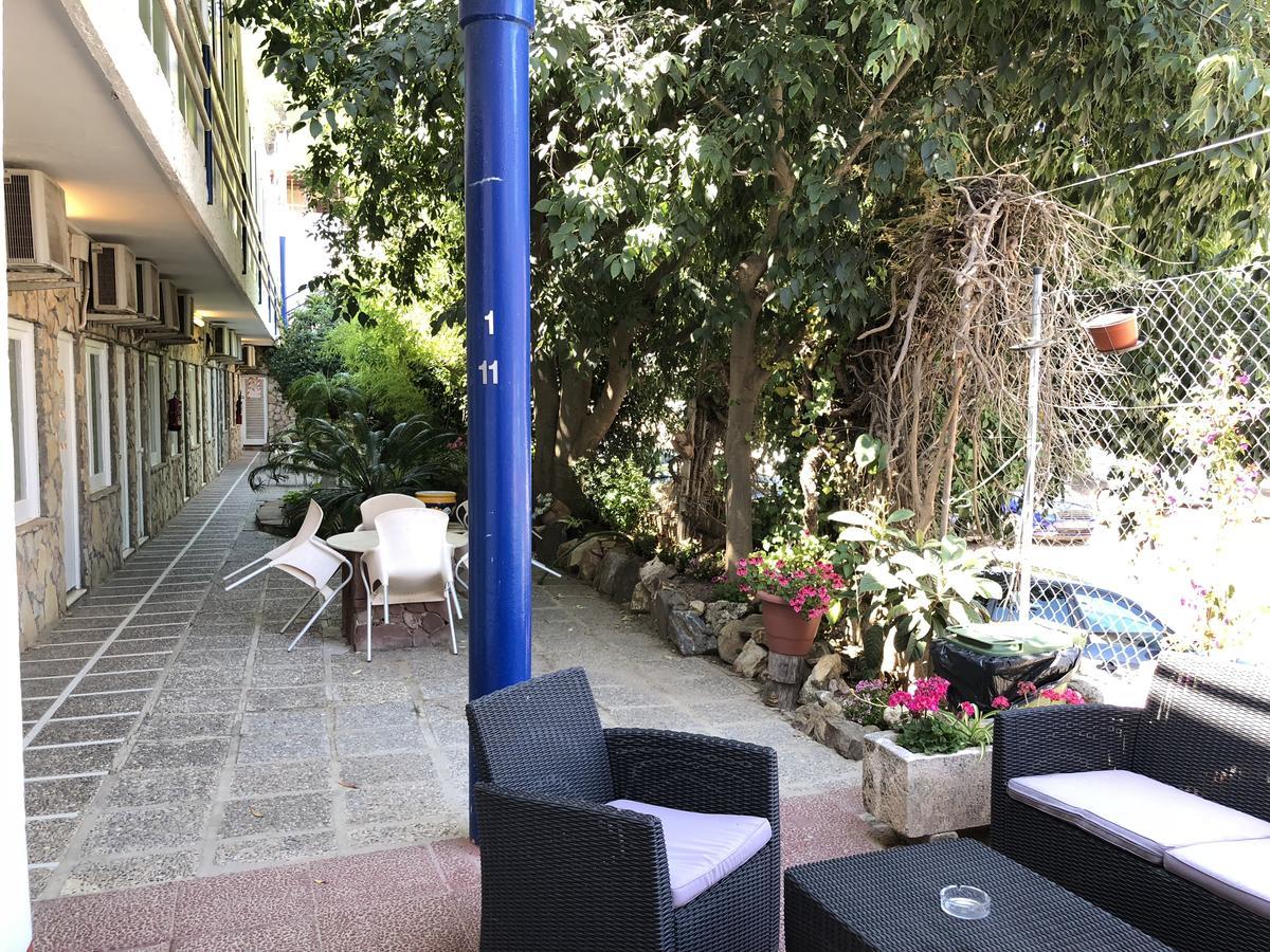Hostal Univers Calella Kültér fotó