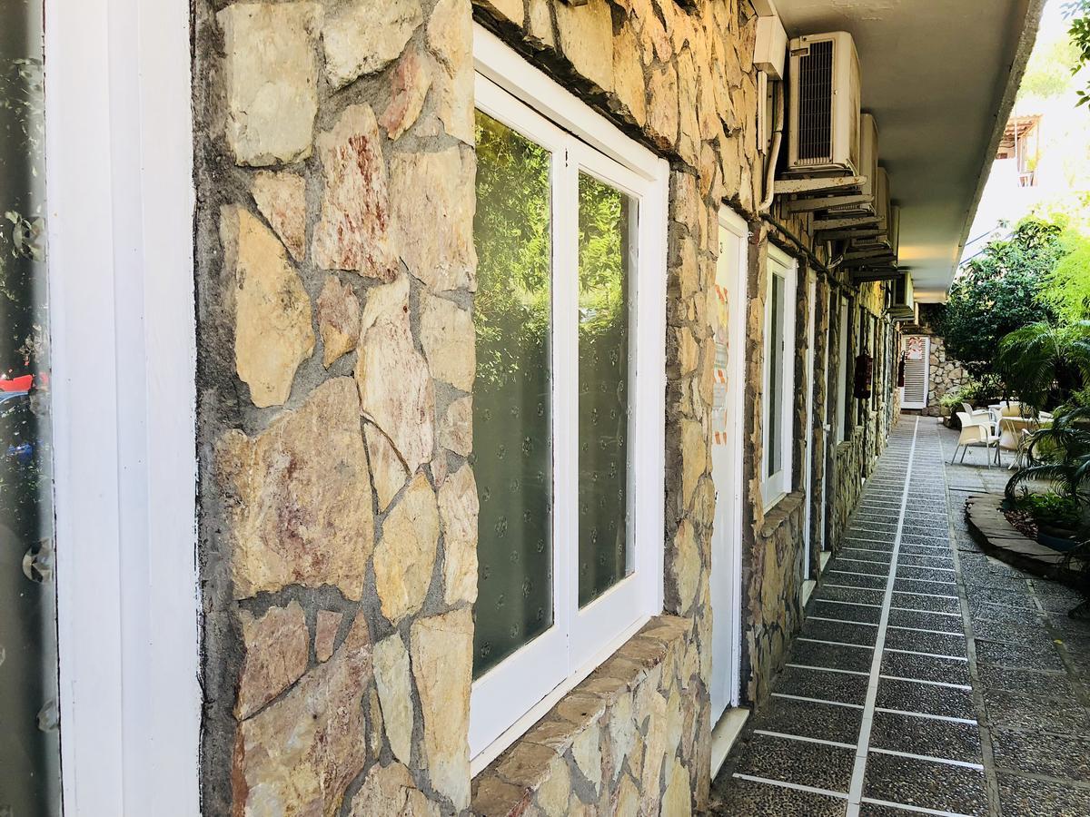 Hostal Univers Calella Kültér fotó