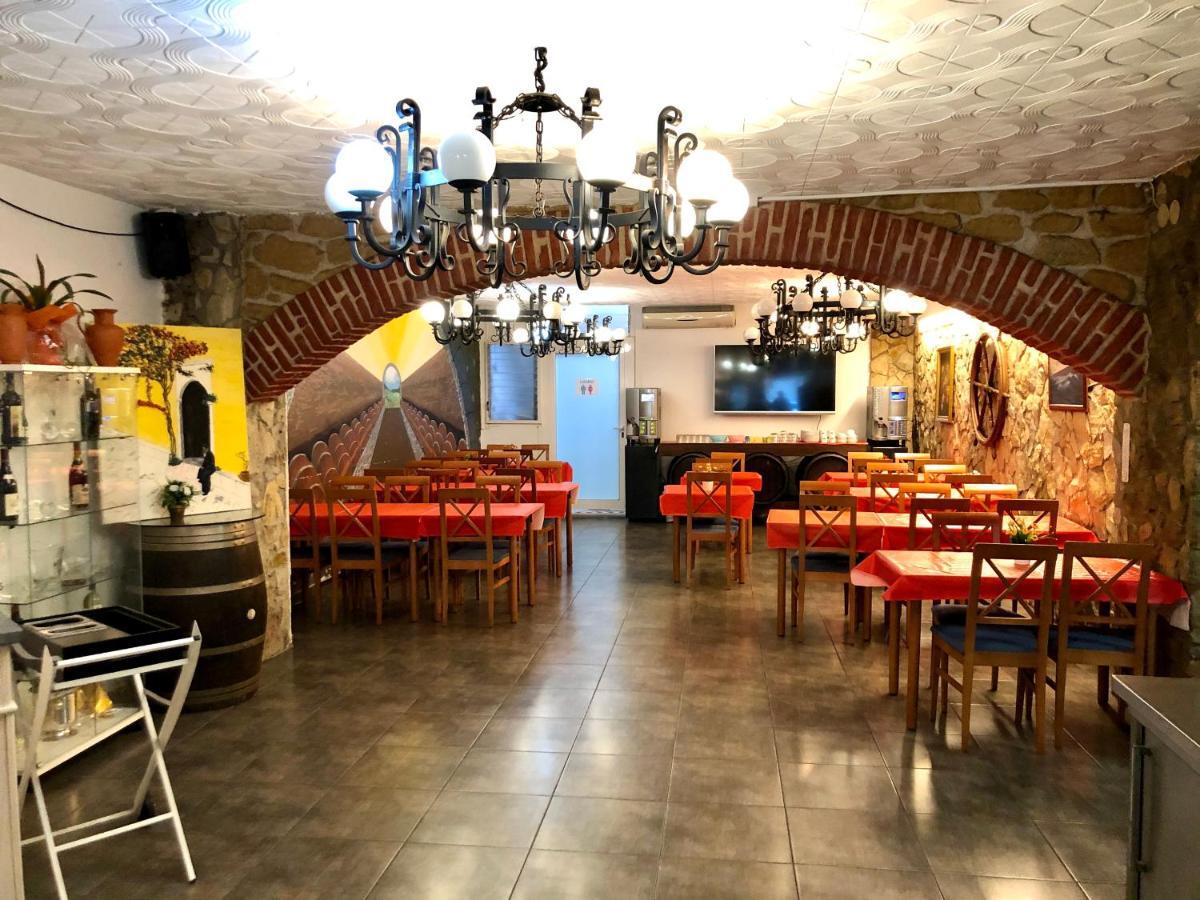 Hostal Univers Calella Kültér fotó